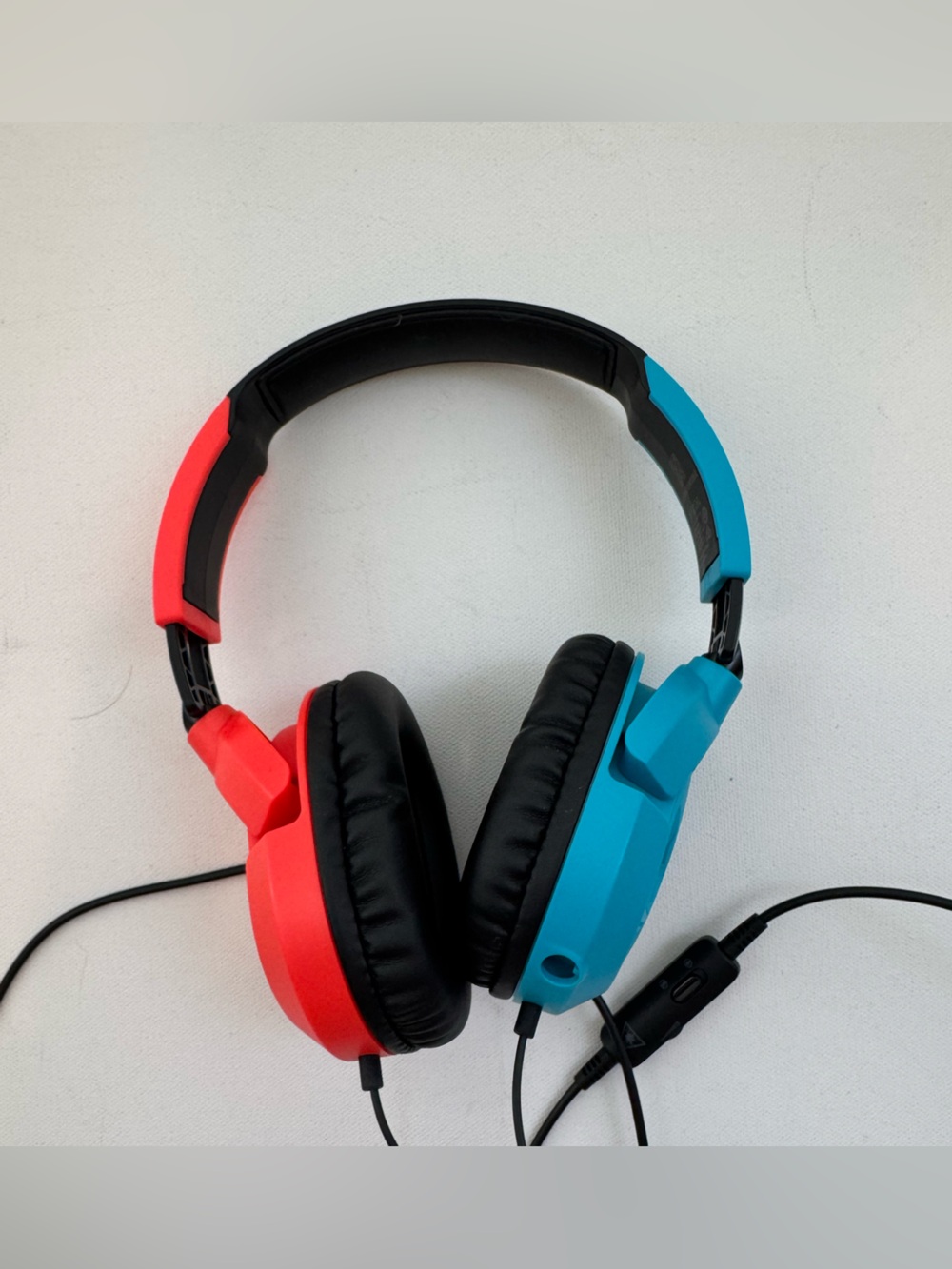 New condition Turtle Beach Recon Wired Gaming Headset Red/Blue (Xbox/PS/PC)
